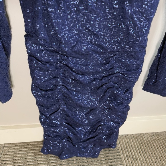 Aidan Mattox Navy Sequin Rouched Detail Low Back Long Sleeve Dress - Picture 2 of 7
